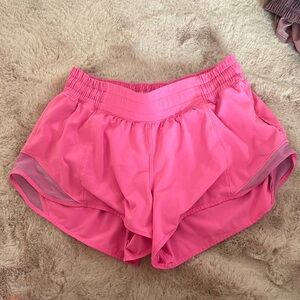 Hotty Hot Low-Rise Lined
Short 2.5"